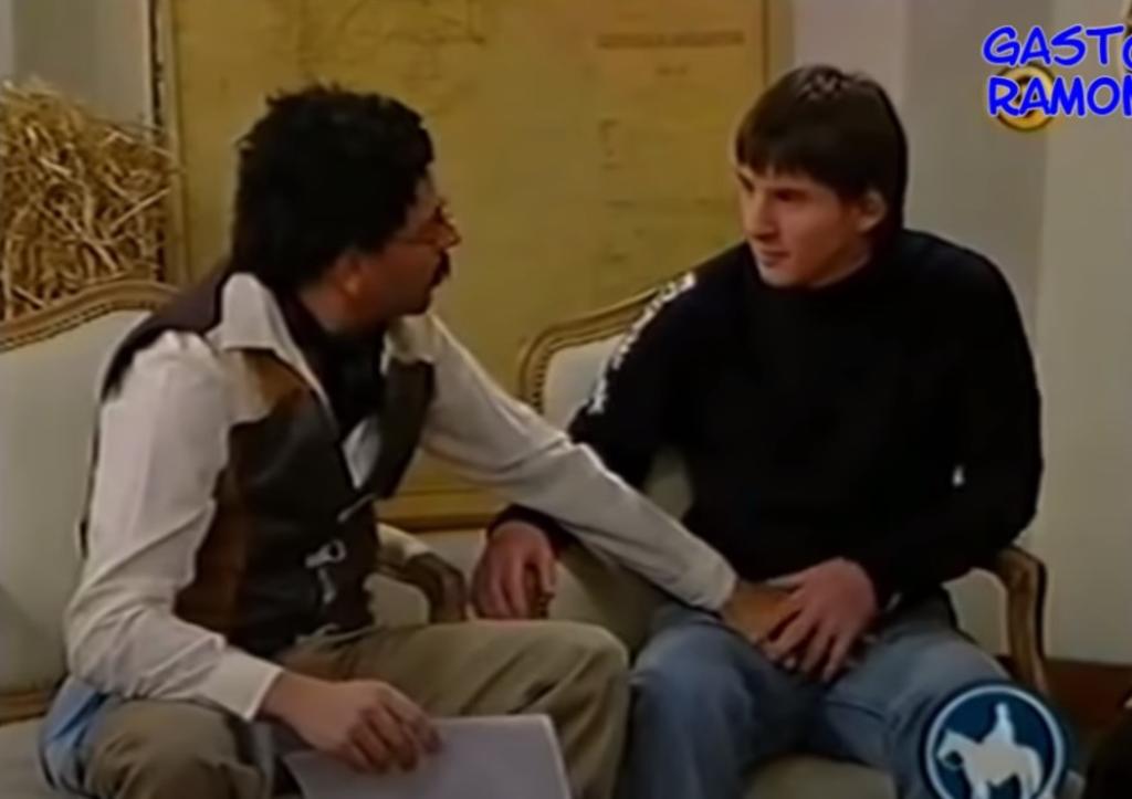 Difunden entrevista donde tocan inapropiadamente a Lionel Messi