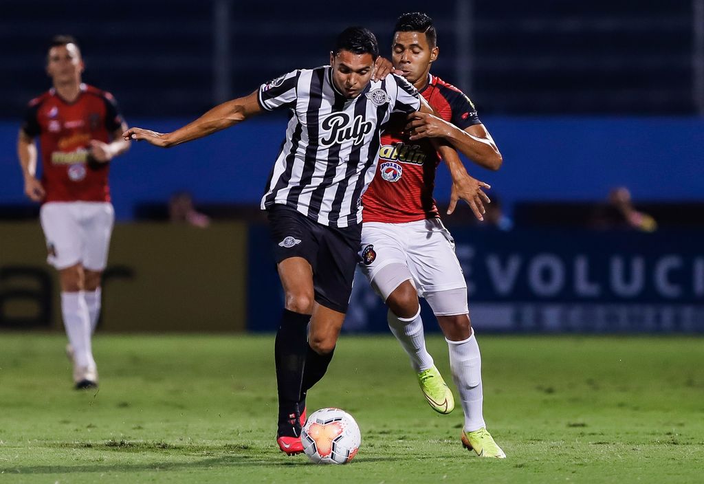 Fútbol paraguayo retornará en julio