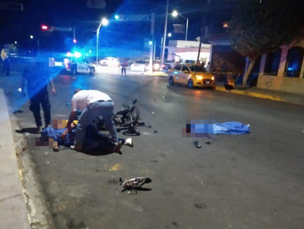 Mueren padre e hijo tras ser impactados por camioneta en Torreón