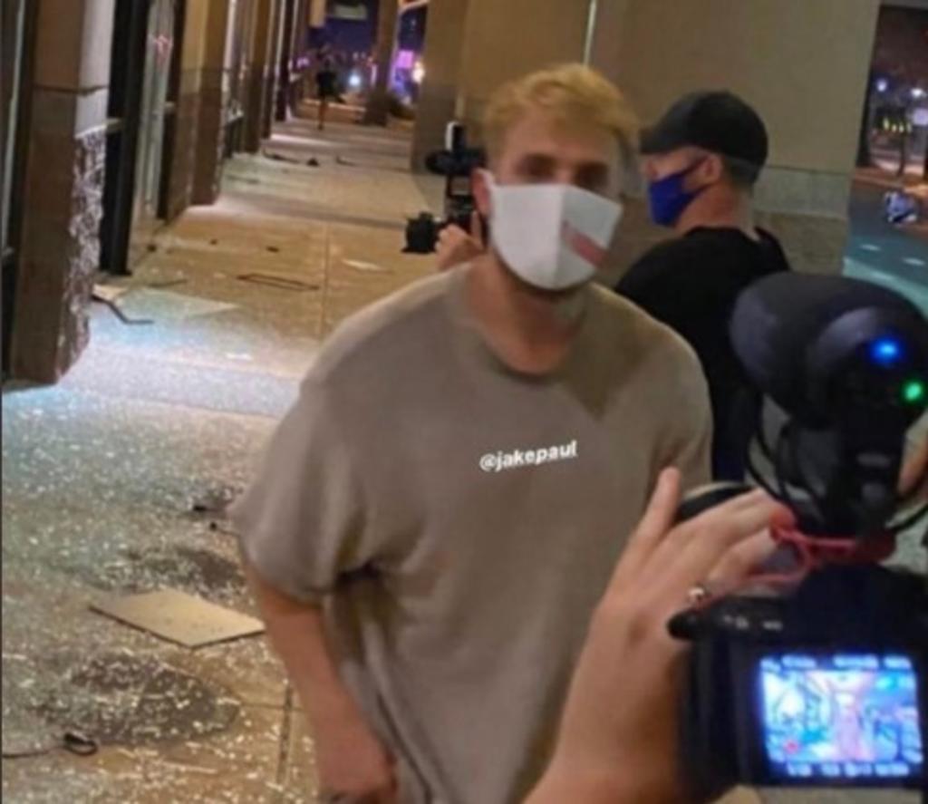 Captan a youtuber vandalizando centro comercial durante protestas