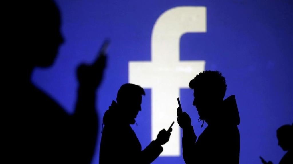 Empleados de Facebook contra Mark Zuckerberg; realizan paro en línea