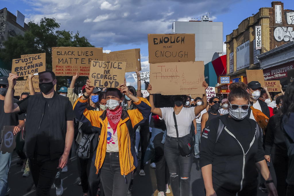 Teme Nueva York un repunte del COVID-19 por las protestas antirracistas