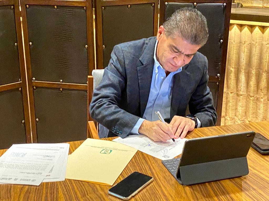 Firma gobernador de Coahuila convenio de atención en HGZ 7