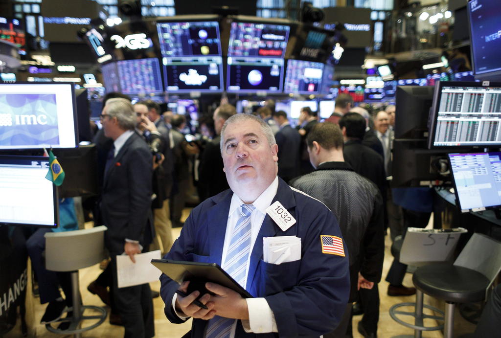 Wall Street cierra con ganancias; Dow Jones sube 3.5% tras incremento de empleo en EUA