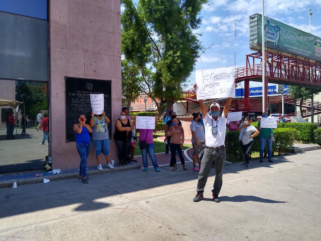 Se juntan protestas públicas en la Presidencia de Gómez Palacio