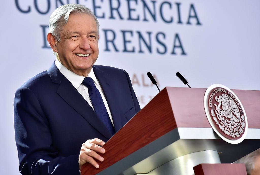 Juzgado federal declara como esenciales giras de López Obrador