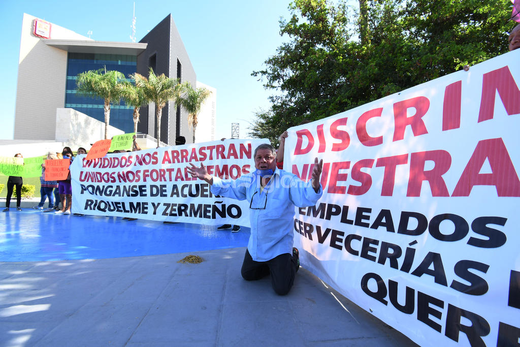 Con protesta, exigen reapertura de cantinas y bares en Torreón