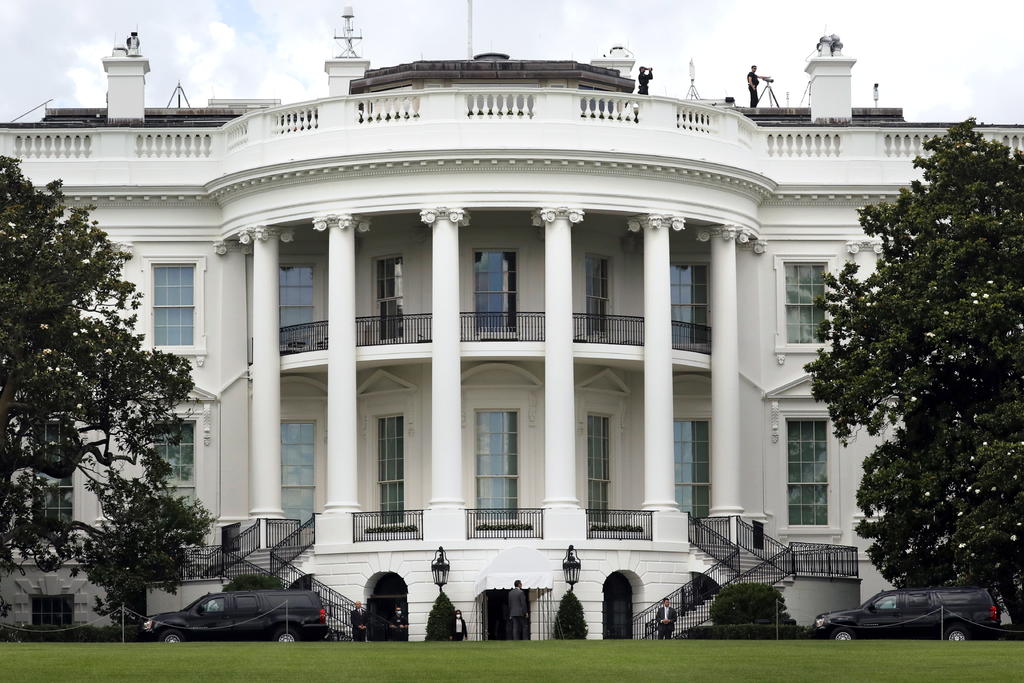 Suspende Casa Blanca revisión de temperatura a visitantes