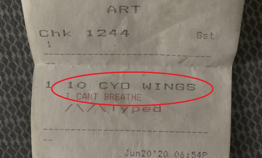 Gerente de restaurante utiliza la frase 'no puedo respirar' para un platillo y es despedido