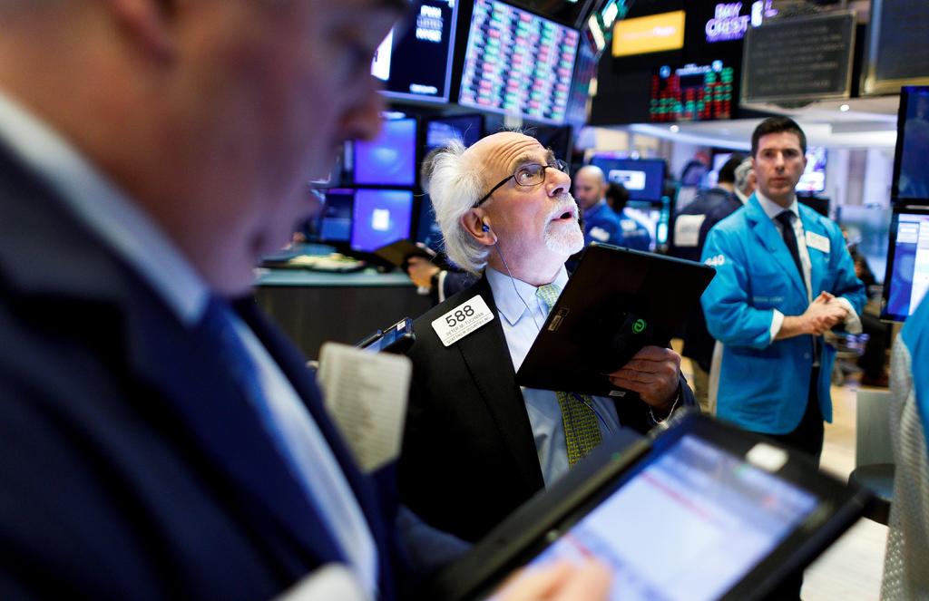 Wall Street cierra con ganancias; Nasdaq sube 0.74% gracias a avances tecnológicos