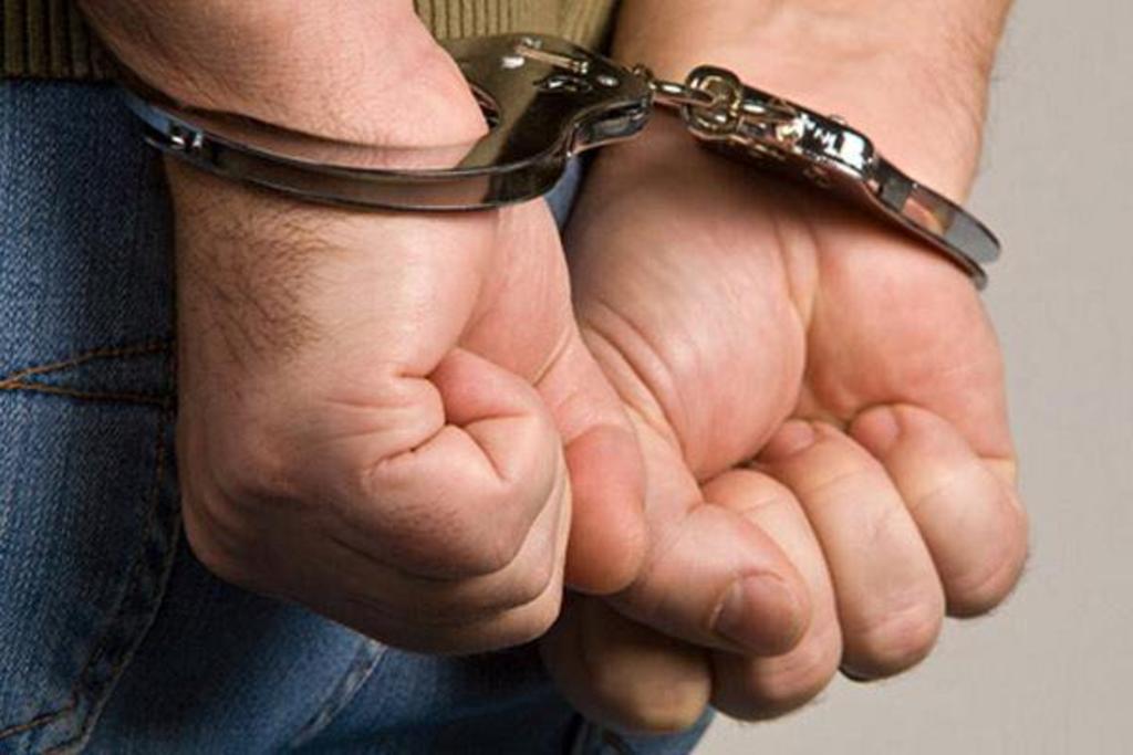 Policías detienen a sujeto por robo en colonia Abastos de Torreón