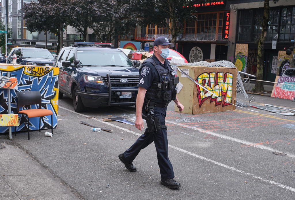 Deja tiroteo otro muerto en zona de protesta en Seattle