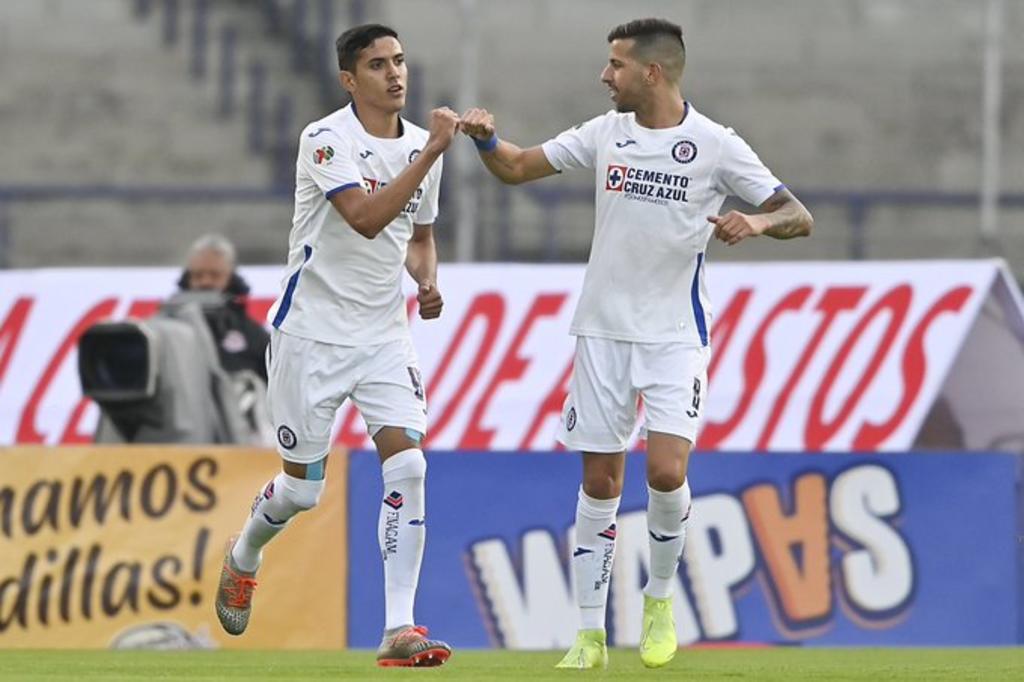 Cruz Azul golea a los Pumas en la Copa por México