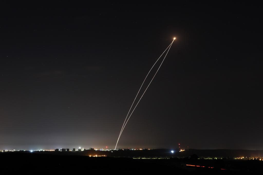 Milicianos palestinos lanzan tres cohetes contra Israel