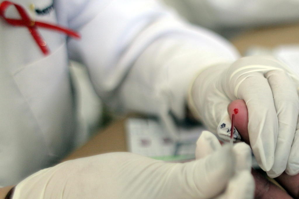 Alerta OMS que 73 países corren riesgo de quedarse sin fármacos contra el VIH