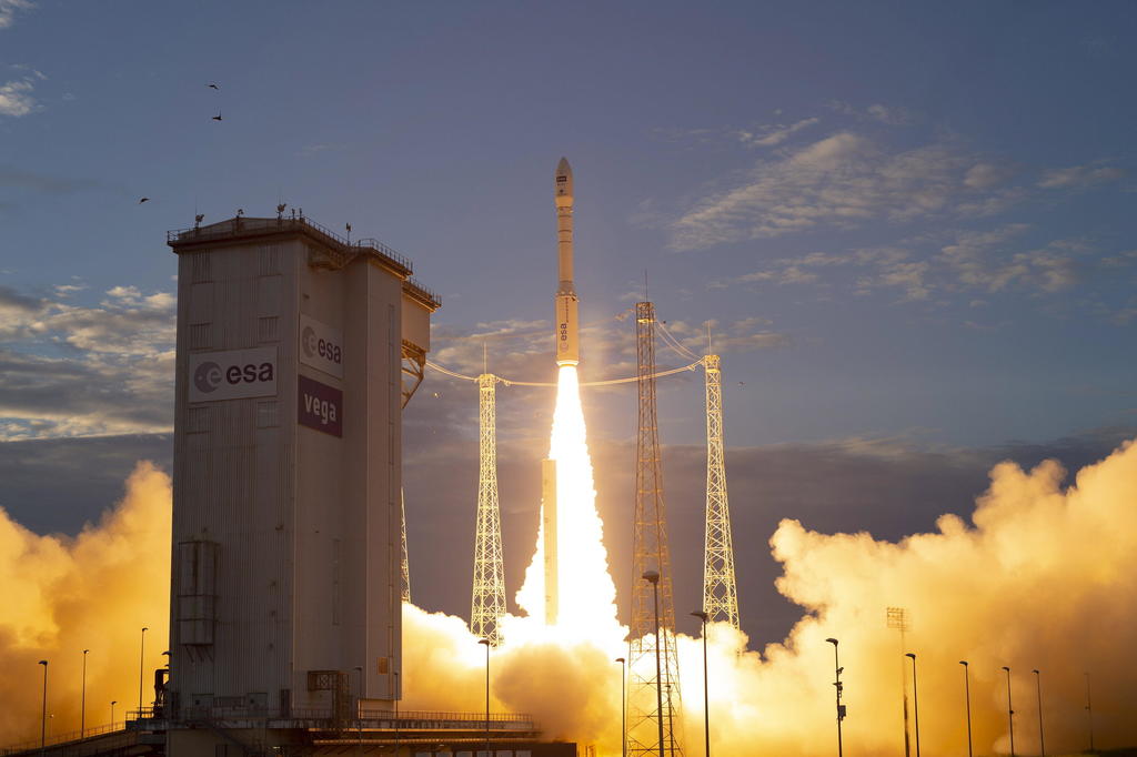 Pospone ESA lanzamiento de 53 satélites al 17 de agosto
