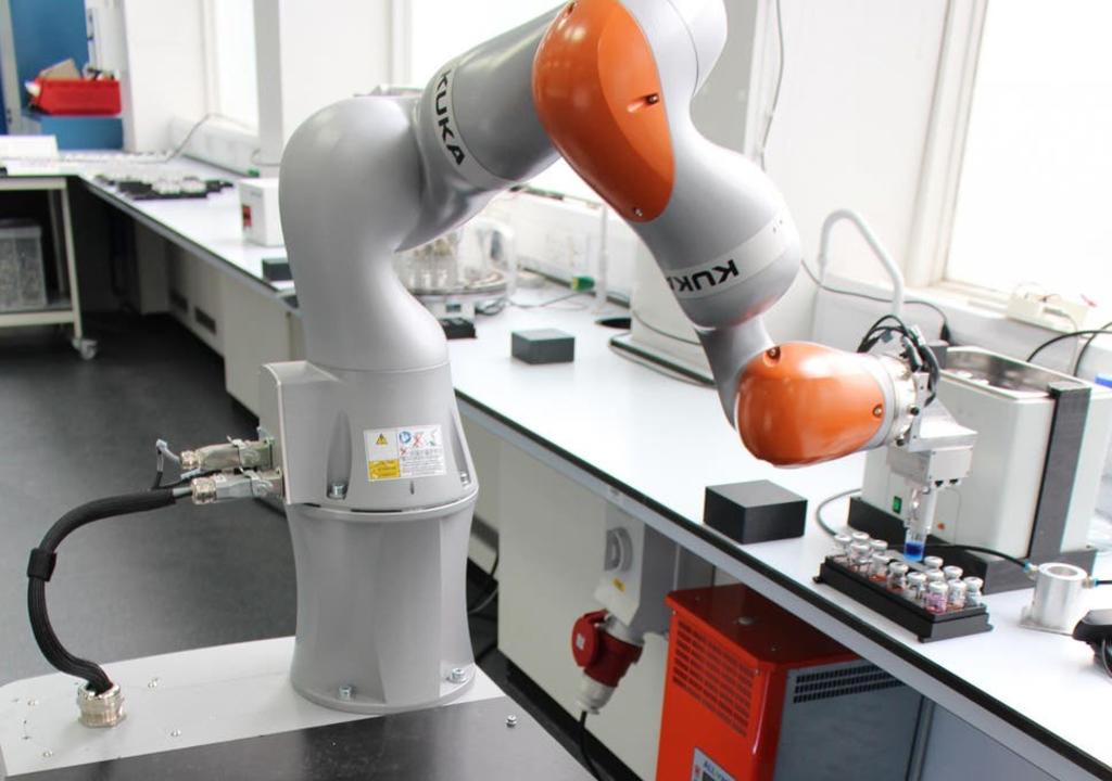 Crean 'robot científico' capaz de realizar experimentos de laboratorio