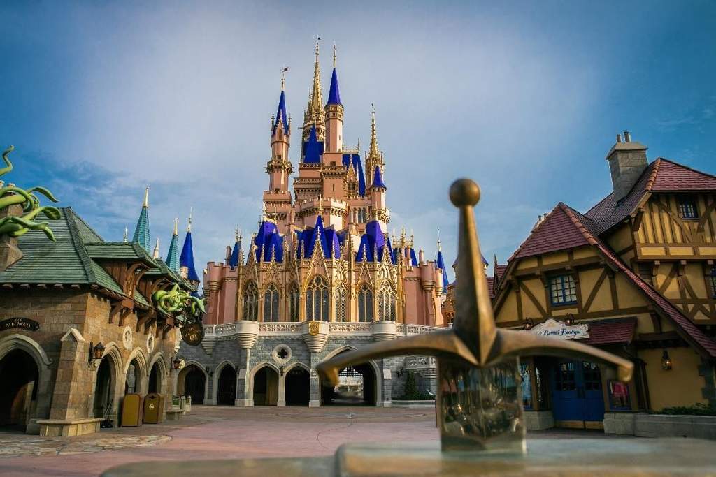 Disney World se prepara para reabrir parque e Florida