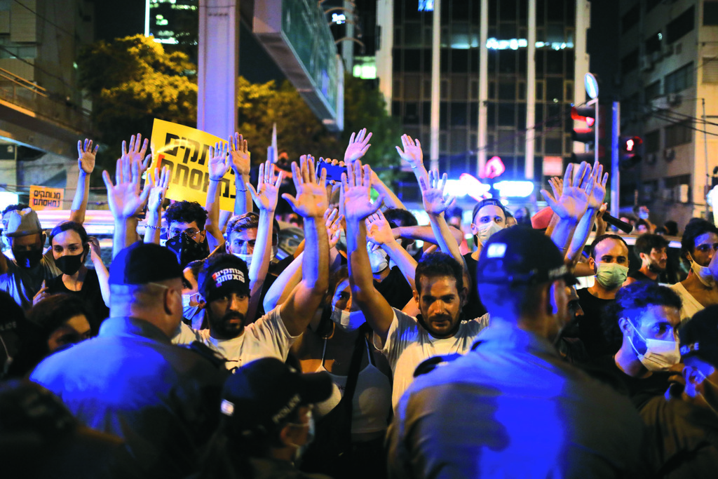 Protestan en Tel Aviv; exigen apoyo ante la pandemia