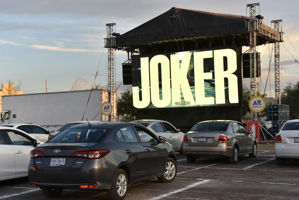Joker contagia su locura en el autocinema de Torreón