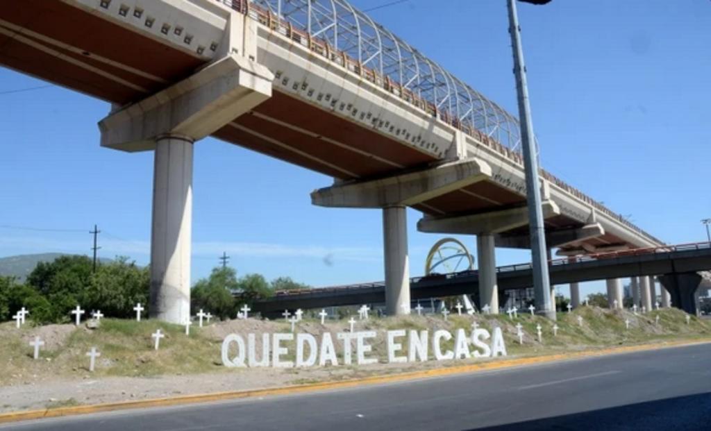 Instalan 'cementerio' con advertencia ante pandemia en Nuevo León