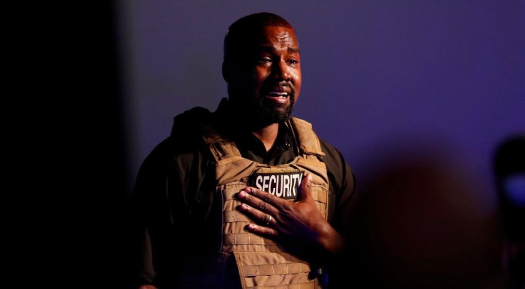 Kanye West promete 1 millón de dólares para madres y marihuana gratis