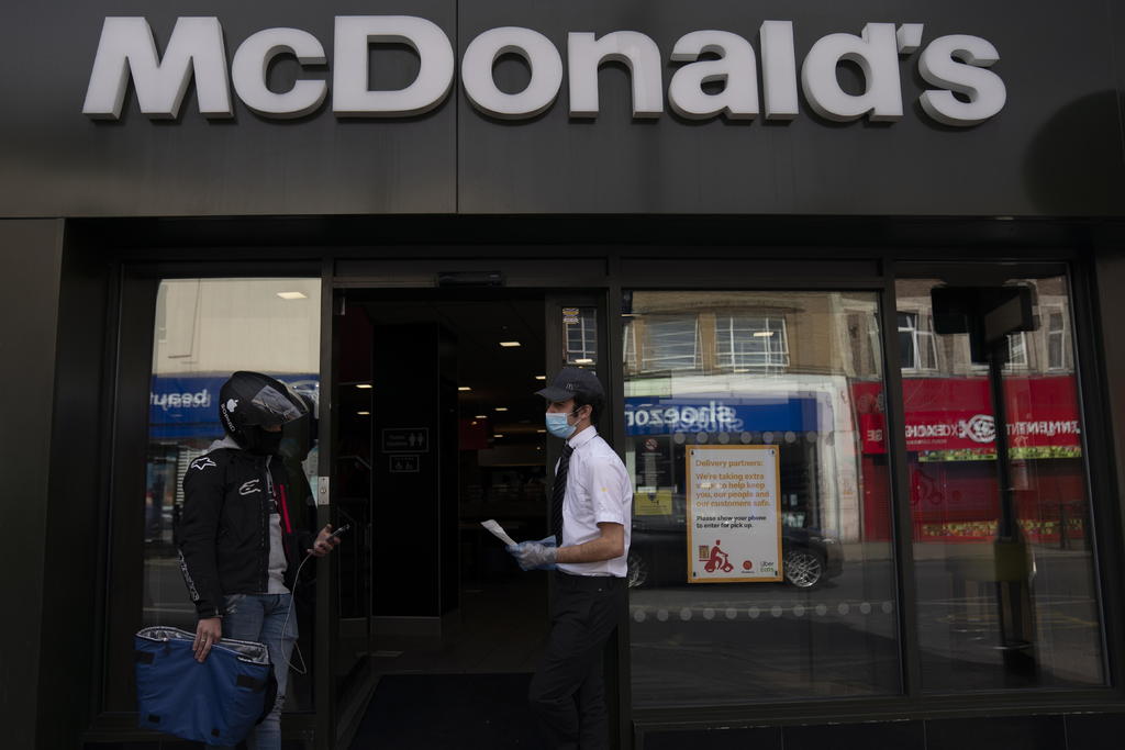 McDonald's requerirá cubrebocas en todos sus restaurantes de EUA