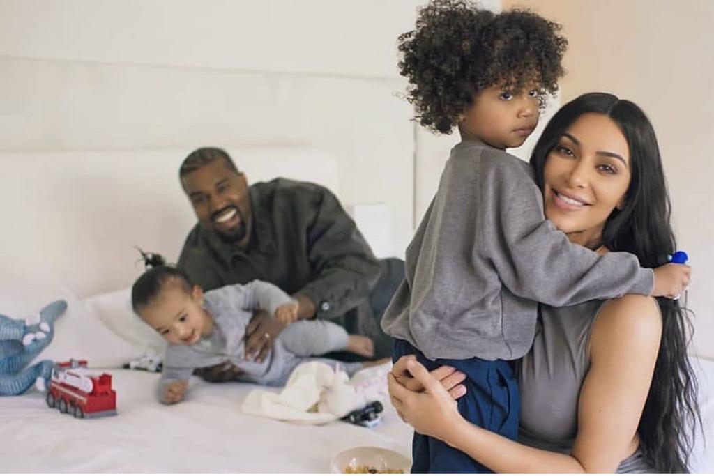 Kanye West se disculpa con Kim Kardashian por 'ventilar' su privacidad
