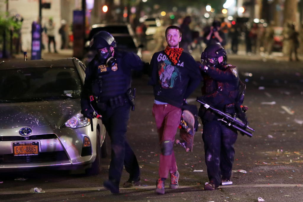Se registra noche de disturbios en Portland y Seattle