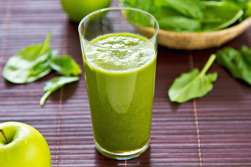 ¿Cómo hacer jugo verde para diabetes y colesterol?