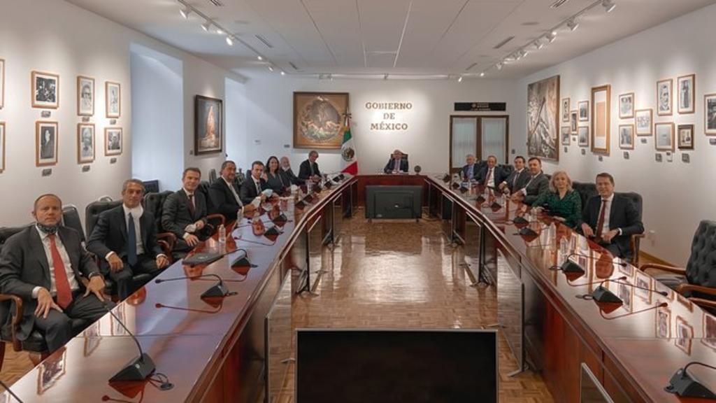 Sostiene Obrador encuentro con empresarios en Palacio Nacional
