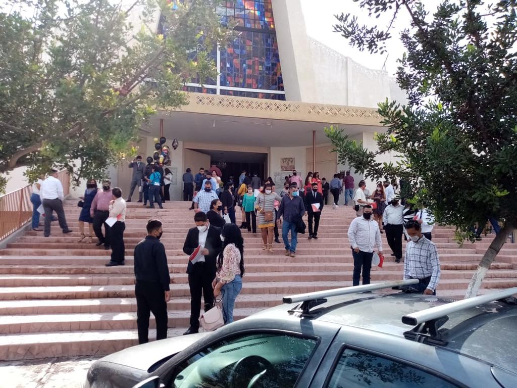 Dispersan ceremonia de graduación en Torreón