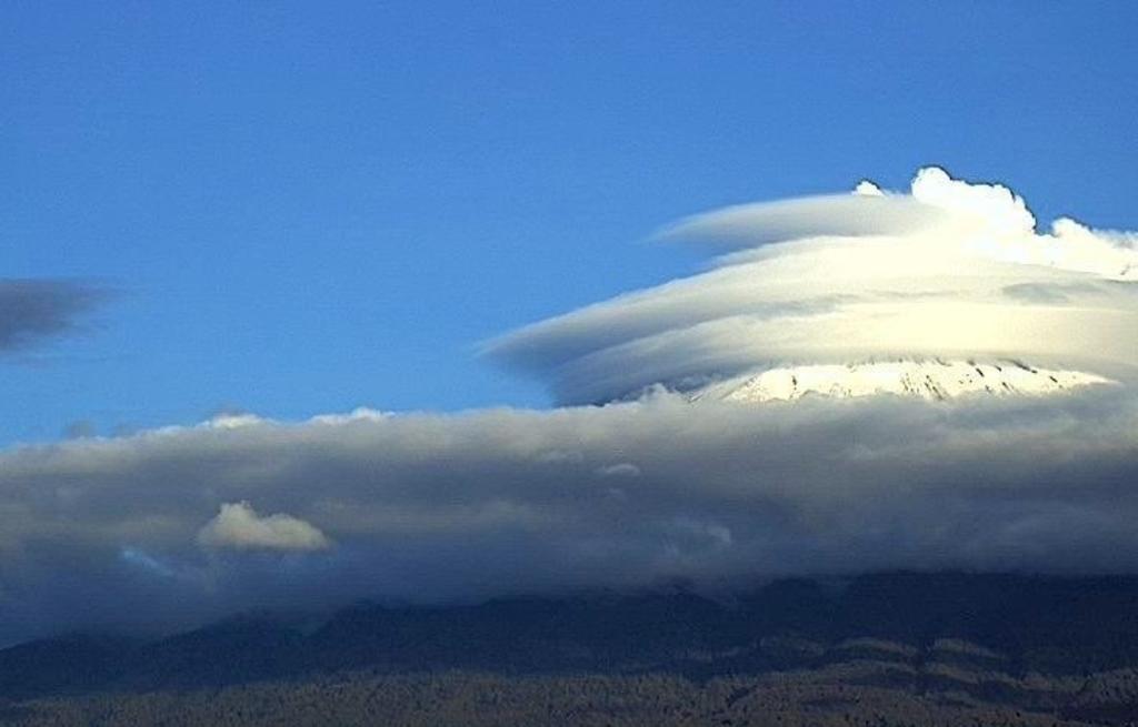 Captan 'extrañas' nubes y sonido de 'una turbina' en el Popocatépetl
