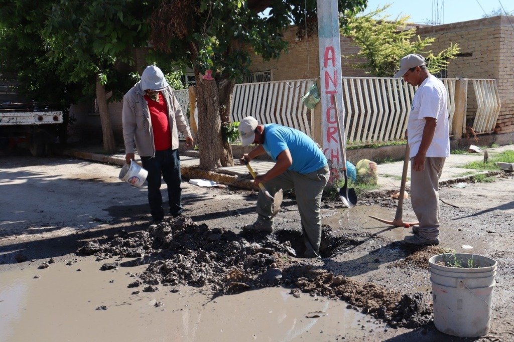 Simas San Pedro realiza reparaciones en la ciudad