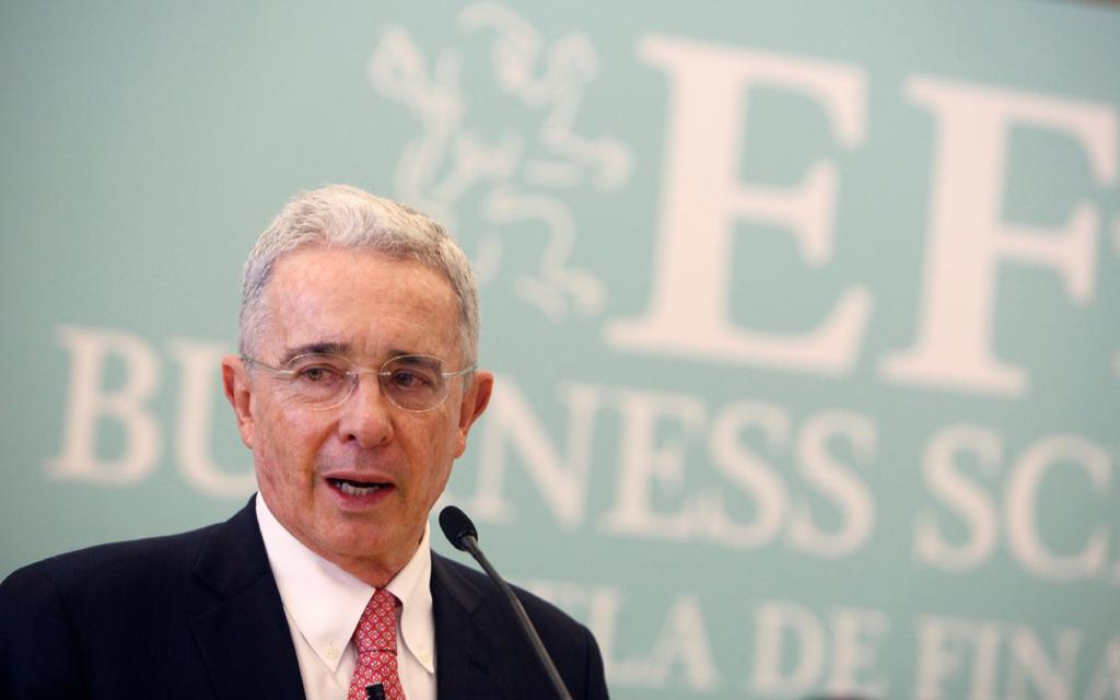 Álvaro Uribe da positivo a COVID-19
