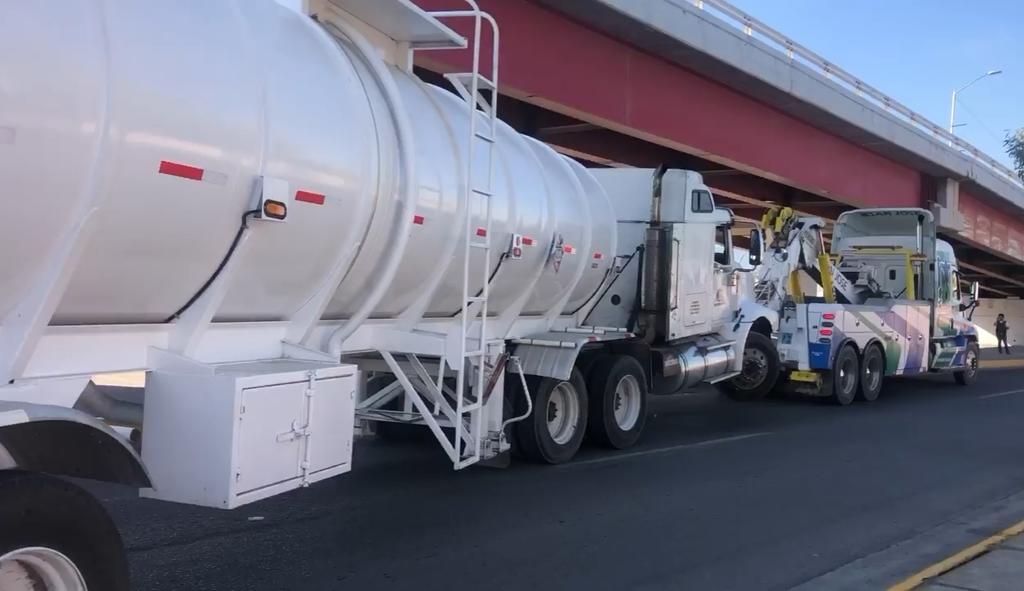 Aseguran 42 mil litros de combustible ilegal en la carretera Saltillo-Torreón