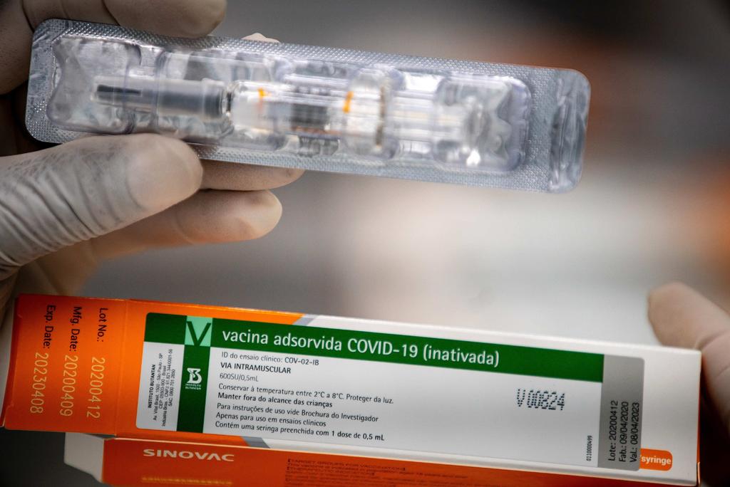 Afirma OMS que 'hay esperanzas' por vacunas contra COVID-19 en fase avanzada