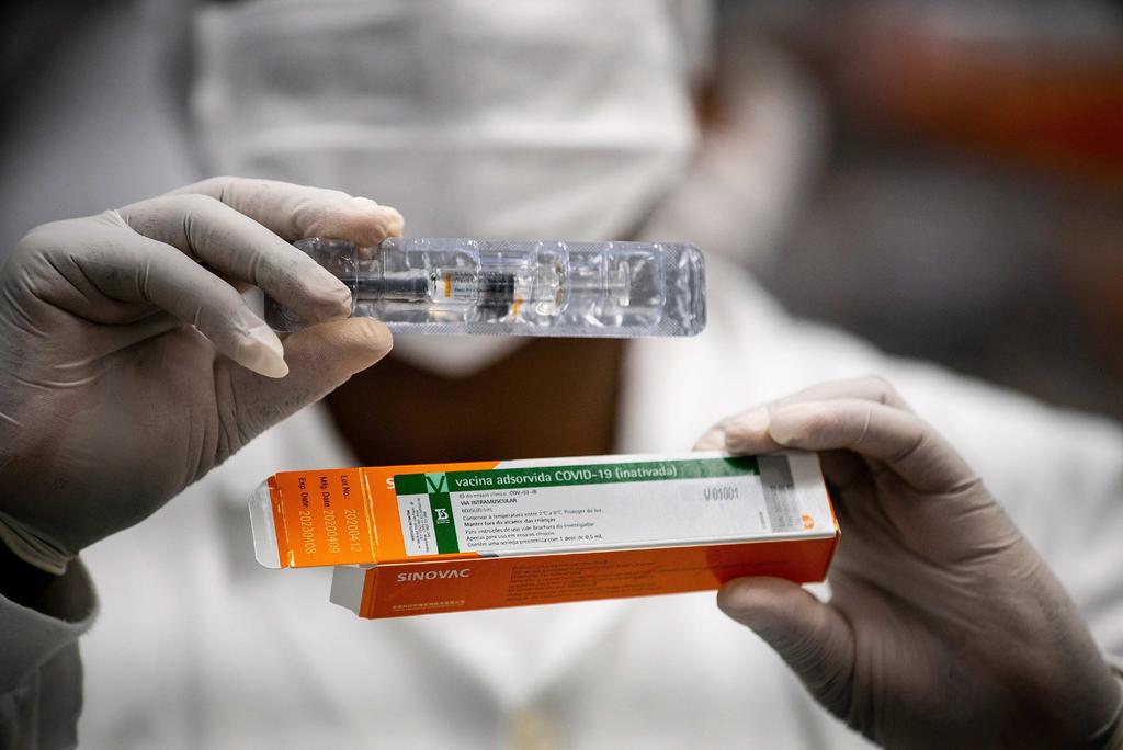 Espera Brasil comenzar producción masiva de la vacuna de Oxford en diciembre