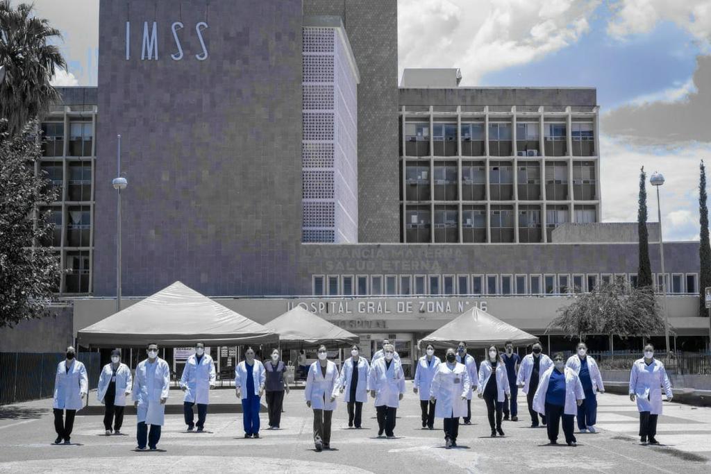 Aplauden a médicos de la Clínica 16 del IMSS en Torreón por labor ante pandemia