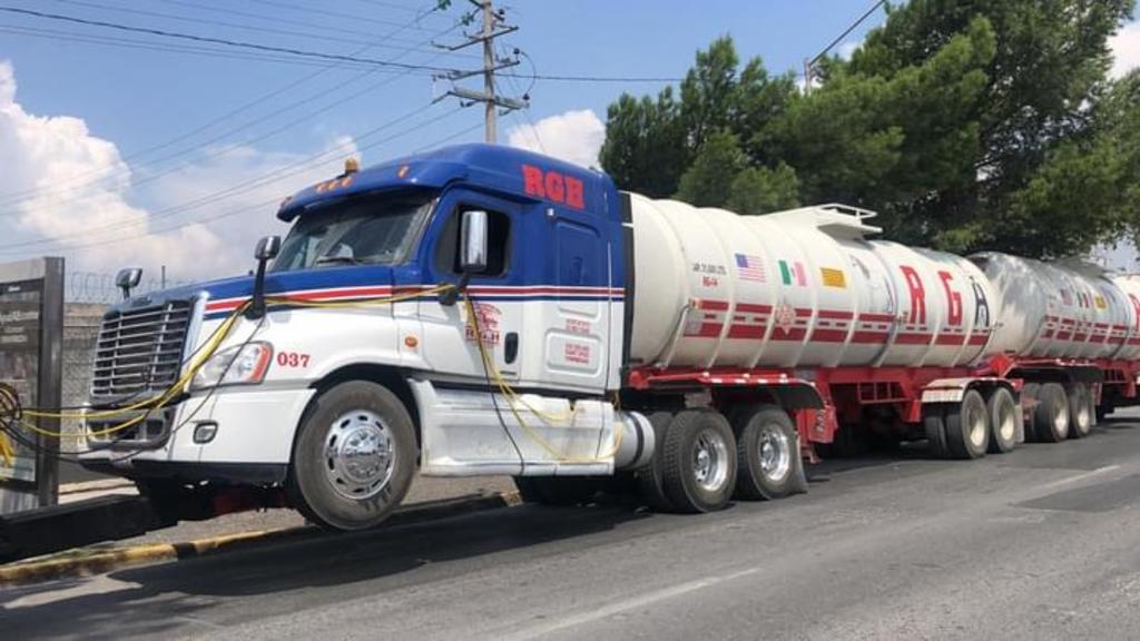 Aseguran pipas con 63 mil litros de diesel en carretera Zacatecas