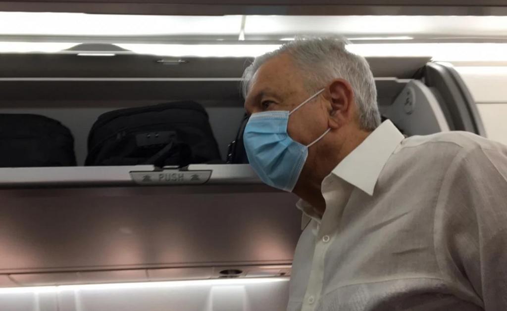 Aborda Obrador vuelo a Guerrero con cubrebocas