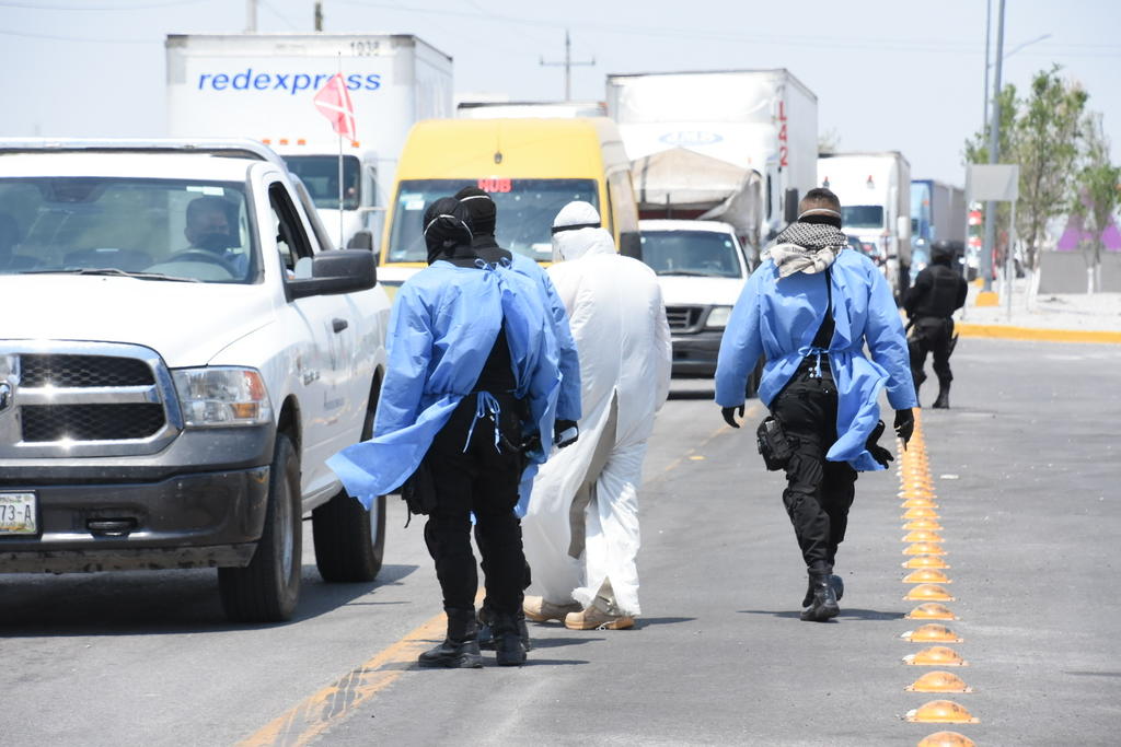 Atacan filtro sanitario en Nava; muere un policía