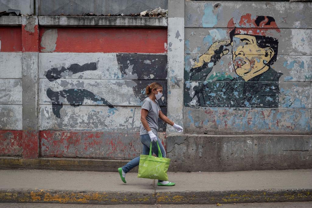 Entrega Venezuela bono de 4.5 dólares por pandemia a trabajadores autónomos