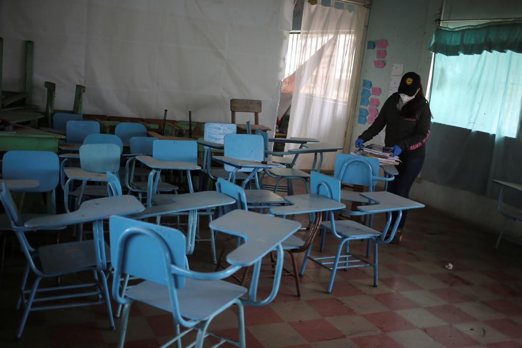 Por COVID-19, El Salvador suspende clases presenciales el resto del 2020