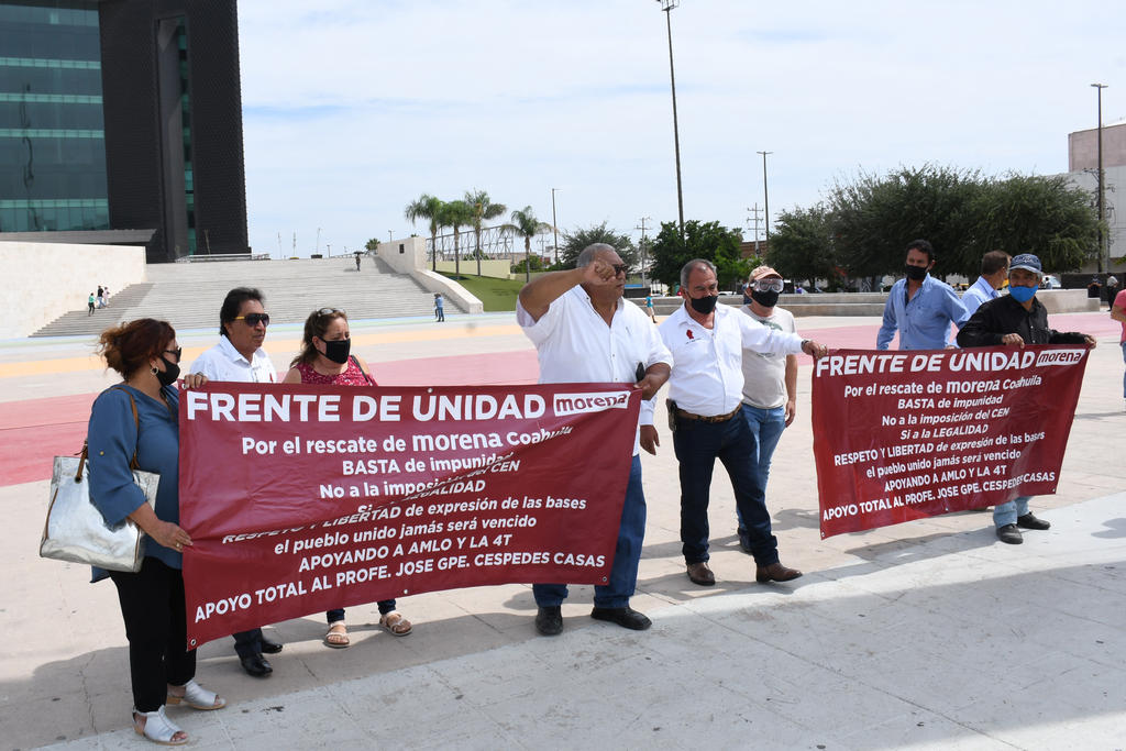 De cara a elecciones en Coahuila, militantes de Morena protestan por imposición de candidatos