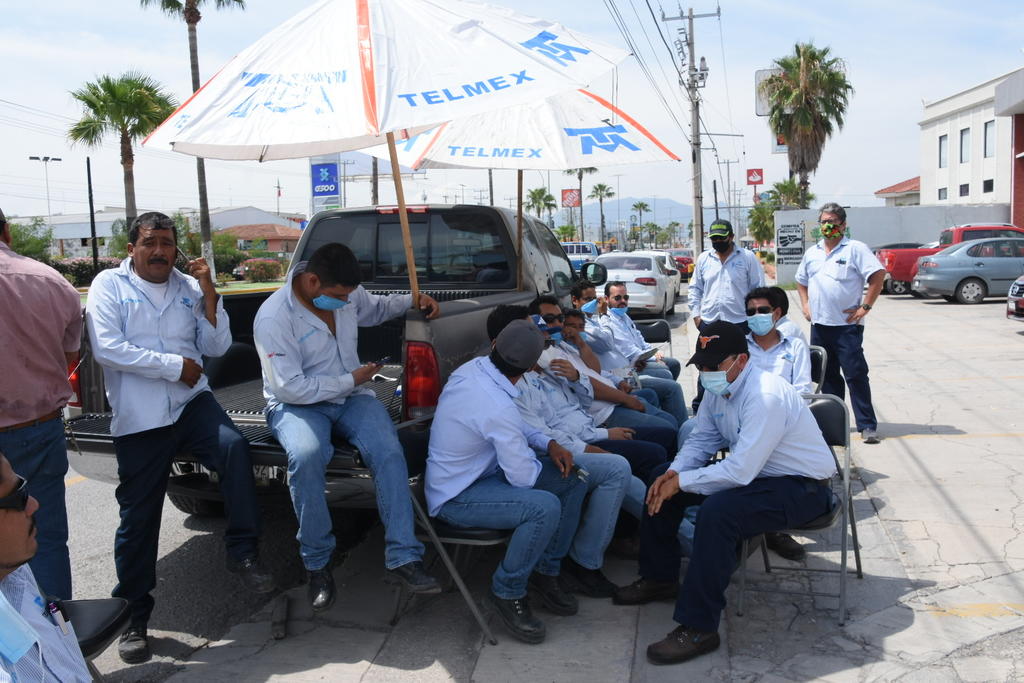 Trabajadores de Telmex realizan falta colectiva