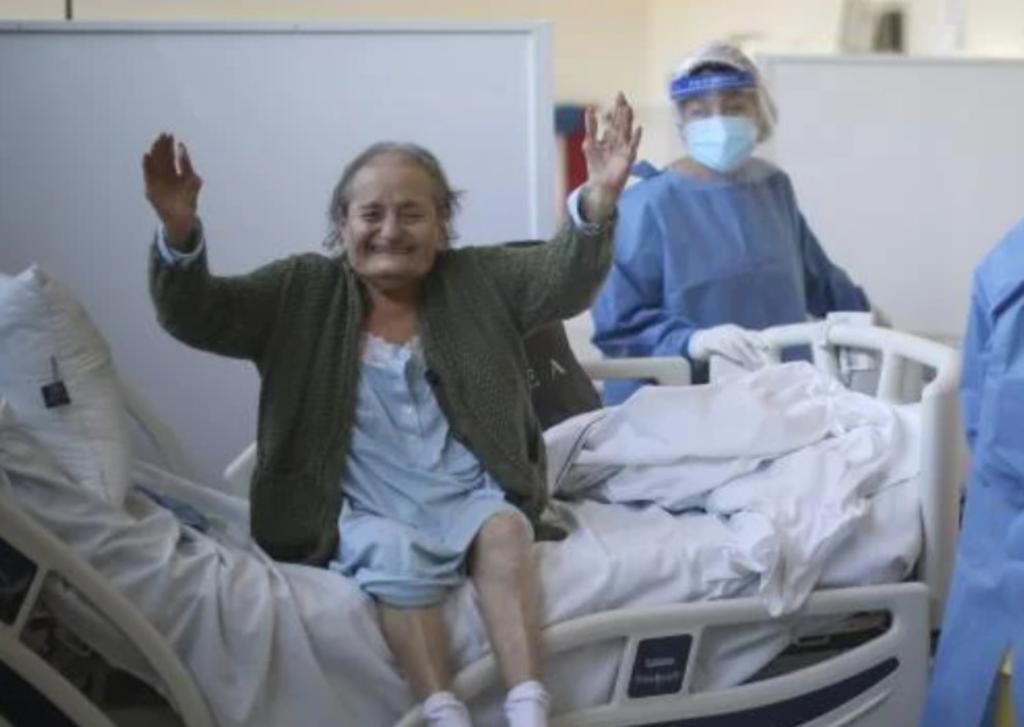 En Querétaro, abuelita de 102 años vence al COVID-19