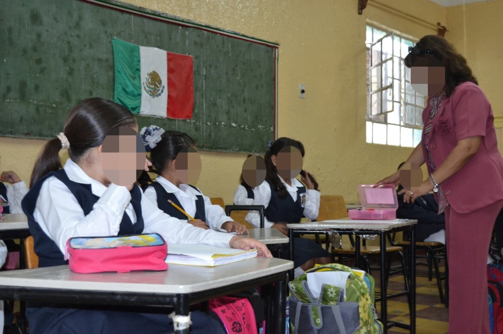 Dan plazas a maestros de educación básica en Coahuila