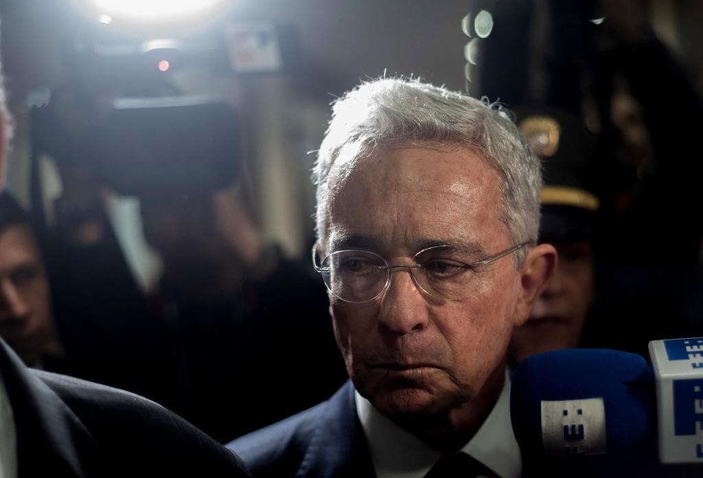 Corte de Colombia llama a Uribe a testificar sobre masacres