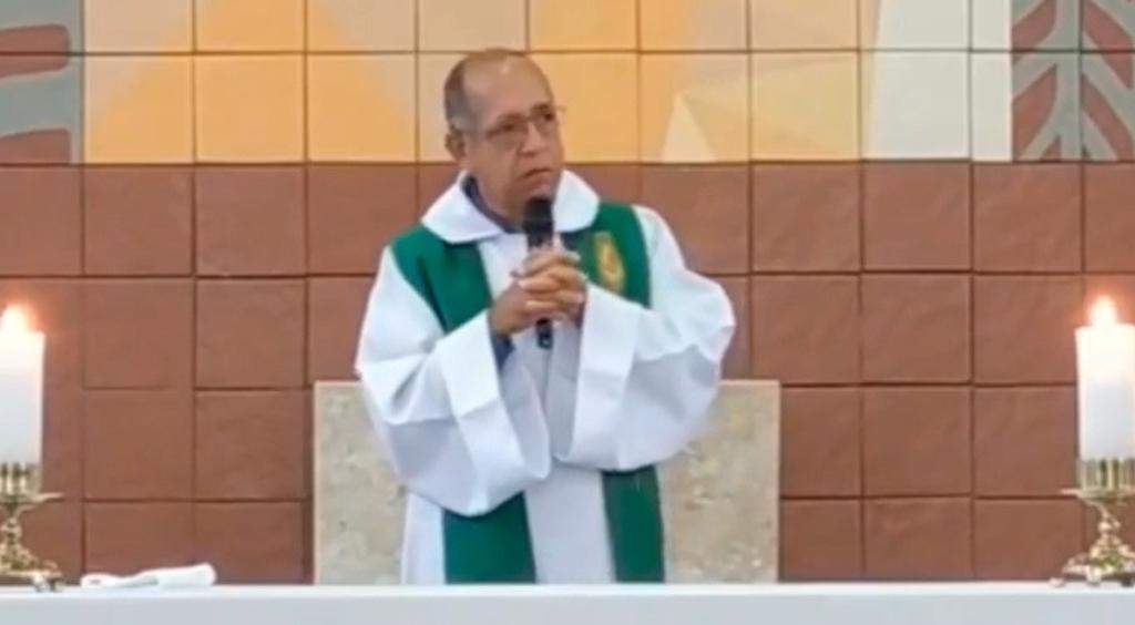 Párroco en Brasil 'desea la muerte a aquellos que no acudan a misa'